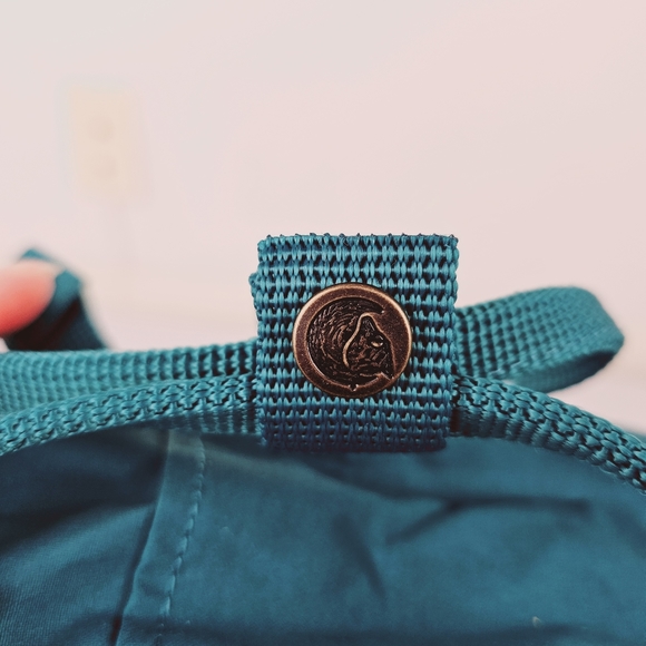 Fjallraven Kanken Backpack in Ocean Green - Excellent Condition - Picture 9 of 16